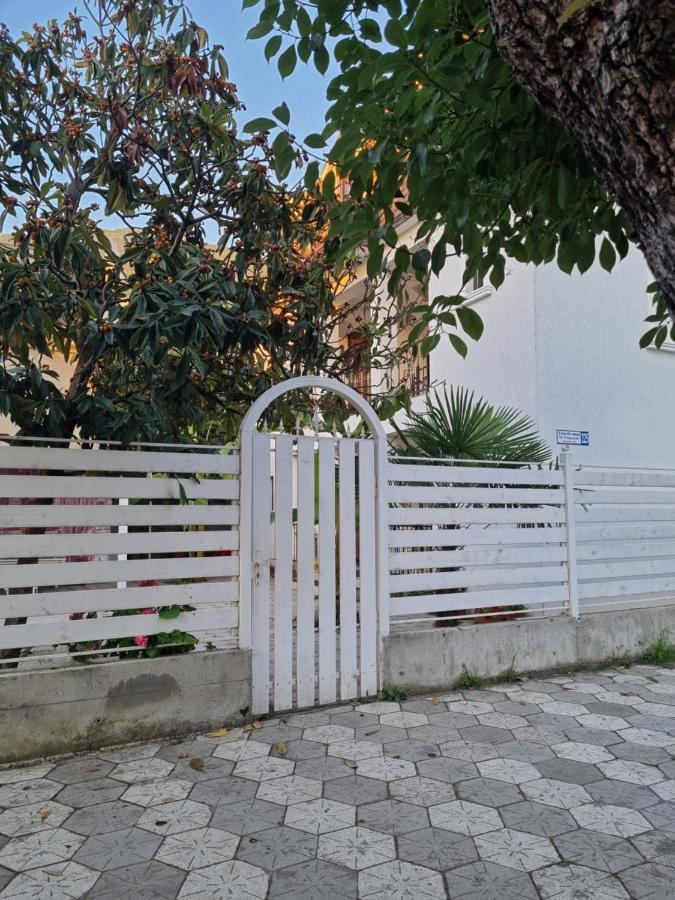 Hotel White House Gagra Exterior foto